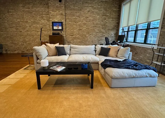 Huge! 3 King Bedrooms With Private Rooftop Lounge On Fulton Market *