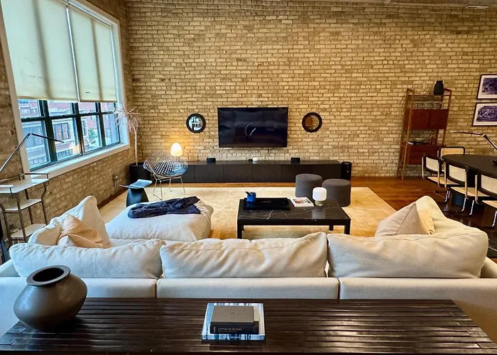 Huge! 3 King Bedrooms With Private Rooftop Lounge On Fulton Market Chicago
