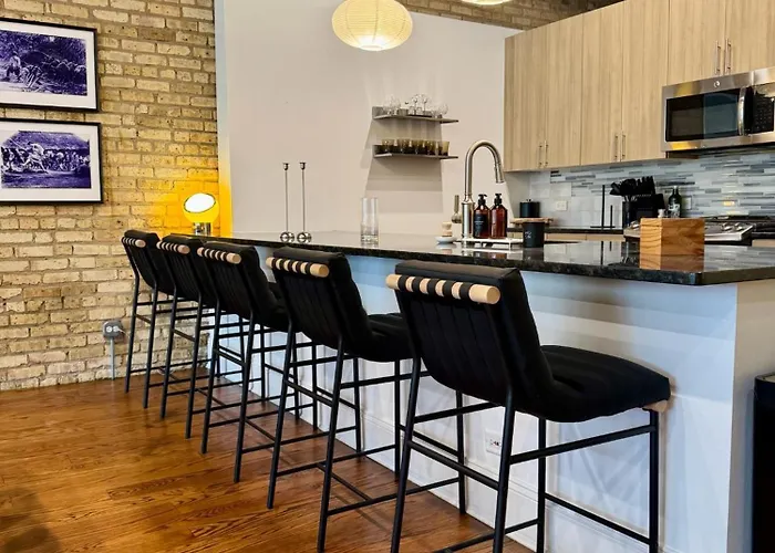 Huge! 3 King Bedrooms With Private Rooftop Lounge On Fulton Market Chicago