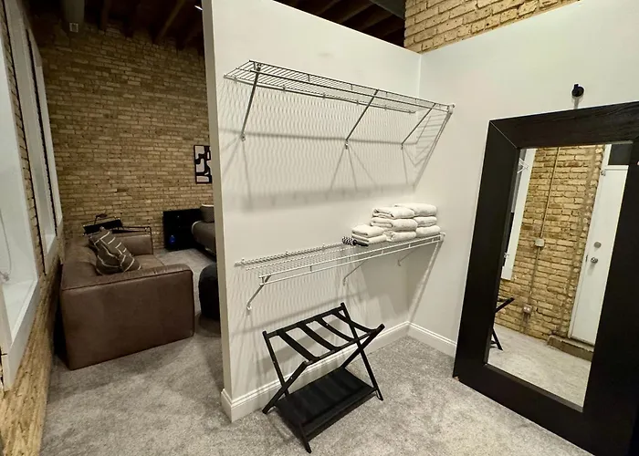 Huge! 3 King Bedrooms With Private Rooftop Lounge On Fulton Market Apartment *