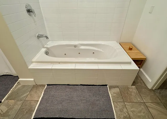 Huge! 3 King Bedrooms With Private Rooftop Lounge On Fulton Market Apartment *