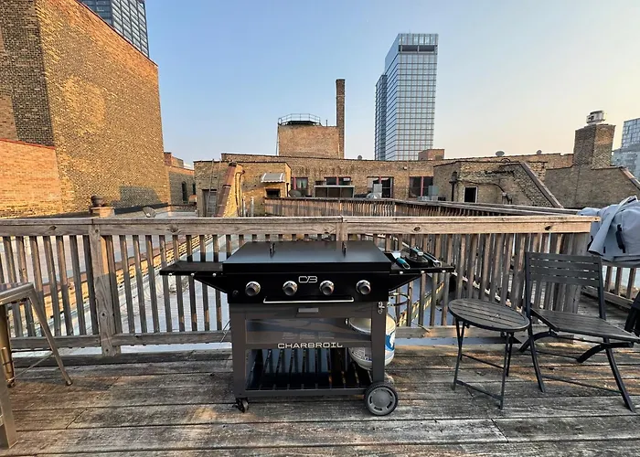 Huge! 3 King Bedrooms With Private Rooftop Lounge On Fulton Market Apartment Chicago