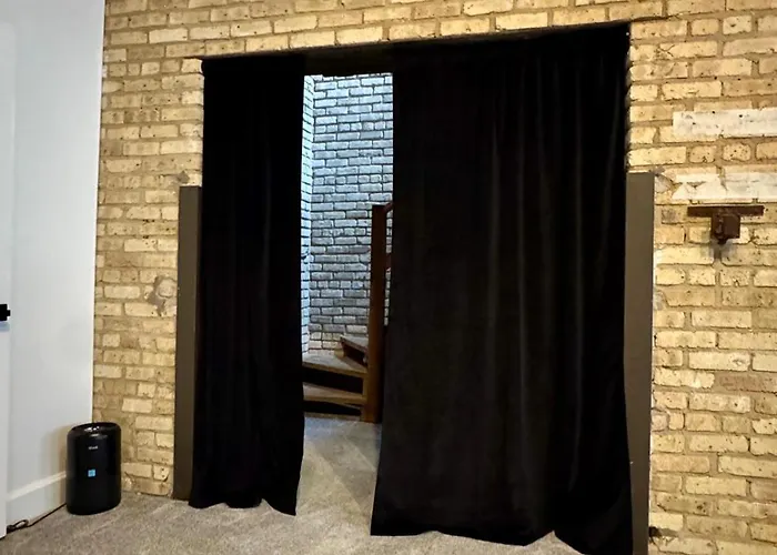 Huge! 3 King Bedrooms With Private Rooftop Lounge On Fulton Market Apartment Chicago